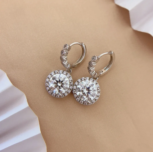 Brinco Aurora Radiante Moissanite Banhado a Ouro 18k