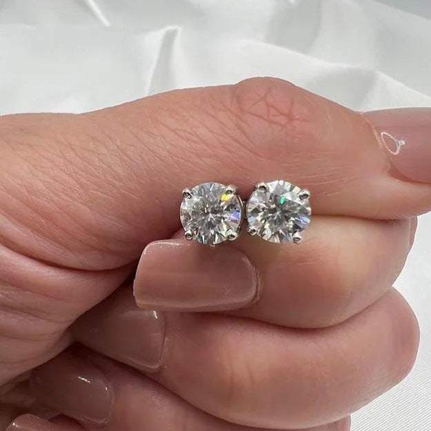 Brinco Solitário 4 Garras Moissanite Banhado a Ouro 18k