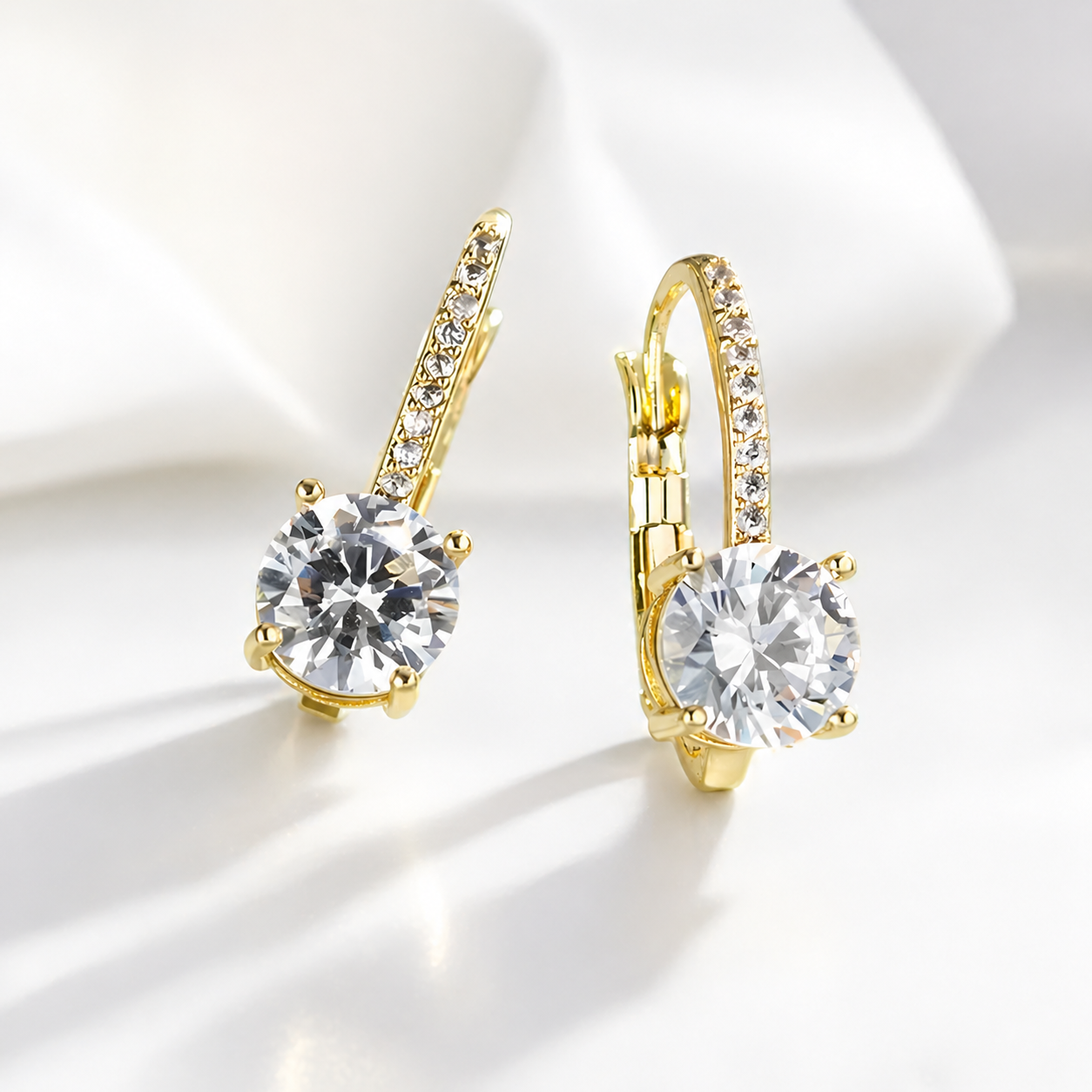 Brinco Ponto Cravejado Moissanite Banhado a Ouro 18k