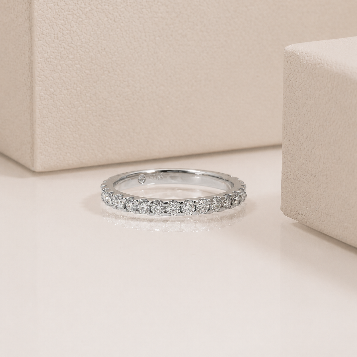 Meia Aliança Ursa 60 Pontos Moissanite Banhada a Ouro 18k