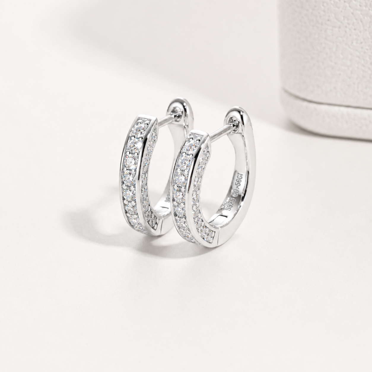 Brinco Radiance Moissanite Banhado a Ouro 18k