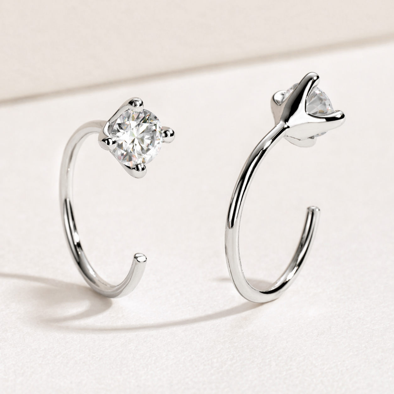 Brinco Ponto Luminoso Moissanite Banhado a Ouro 18k