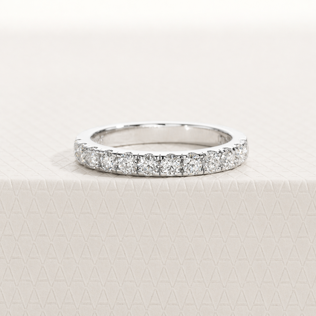 Meia Aliança Shimmer Moissanite Banhada a Ouro 18k