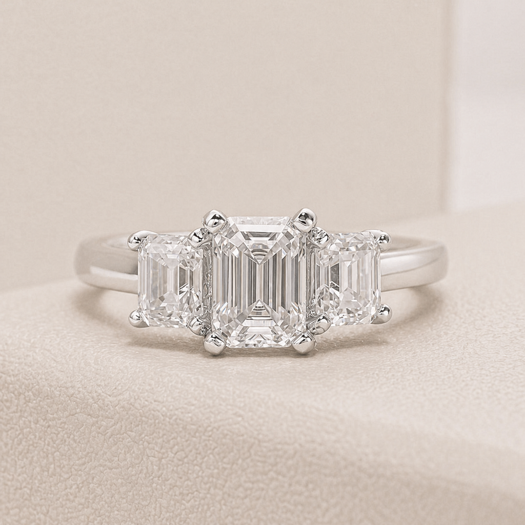 Anel Trigêmeo Esmeralda Moissanite Banhado a Ouro 18k