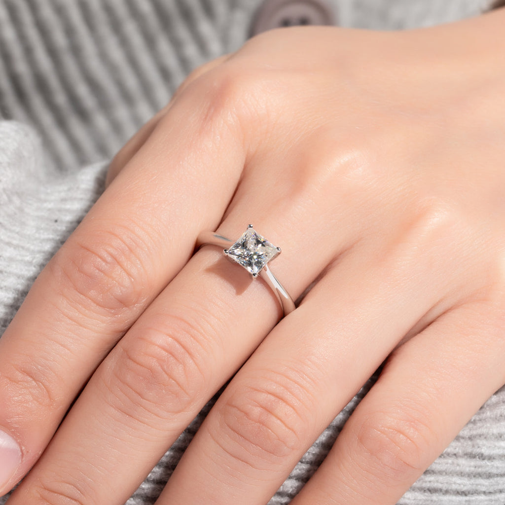 Anel Solitário Princess Moissanite Banhado a Ouro 18k
