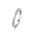 Meia Aliança Pride 50 Pontos Moissanite Banhada a Ouro 18k