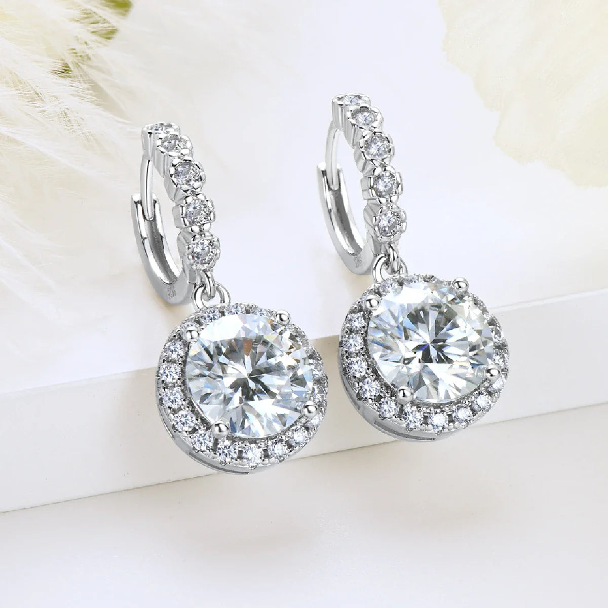 Brinco Aurora Radiante Moissanite Banhado a Ouro 18k