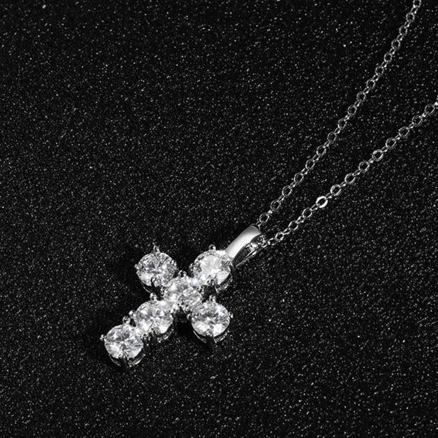 Colar Crucifixo Moissanite Banhado a Ouro