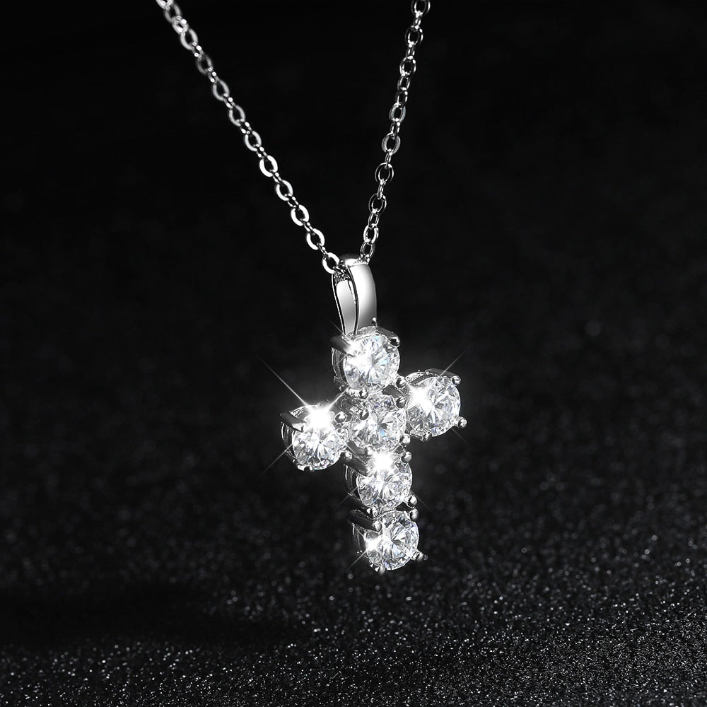 Colar Crucifixo Moissanite Banhado a Ouro