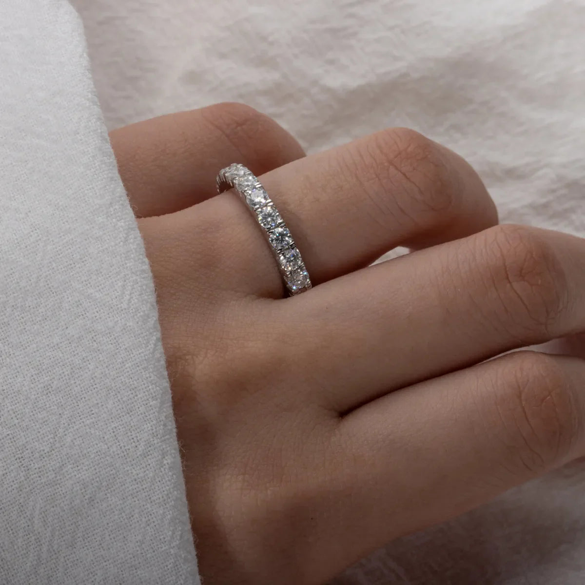 Aliança 200 Pontos Moissanite Banhada a Ouro Branco 18k
