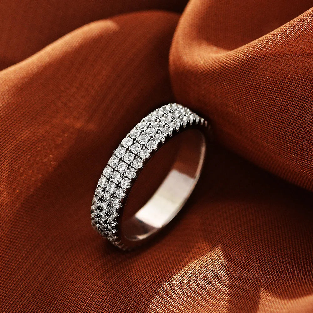 Aliança Moissanites Cravejados Banhada a Ouro 18k