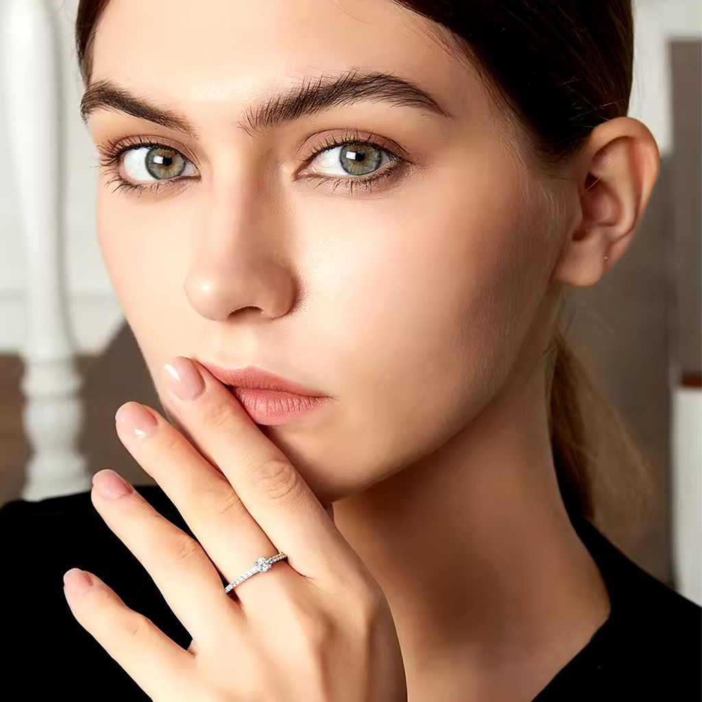 Anel Brilhante Moissanite Cravejado Banhado a Ouro 18k