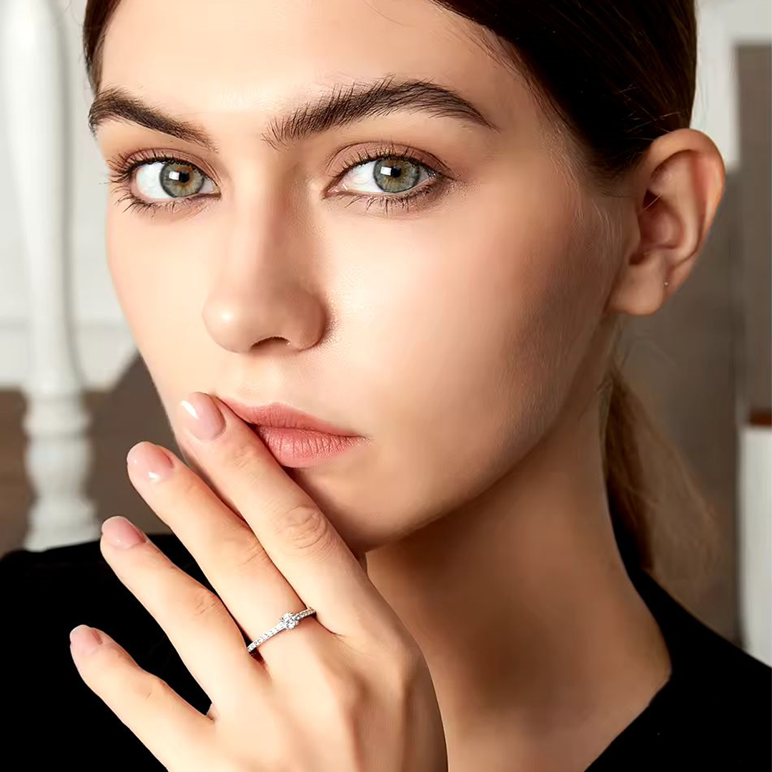 Anel Brilhante Moissanite Cravejado Banhado a Ouro 18k