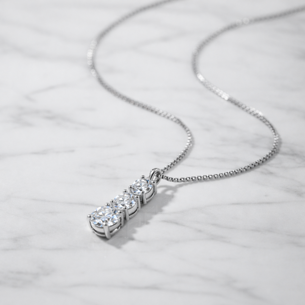 Colar Ponto Triplo Moissanite Banhado a Ouro