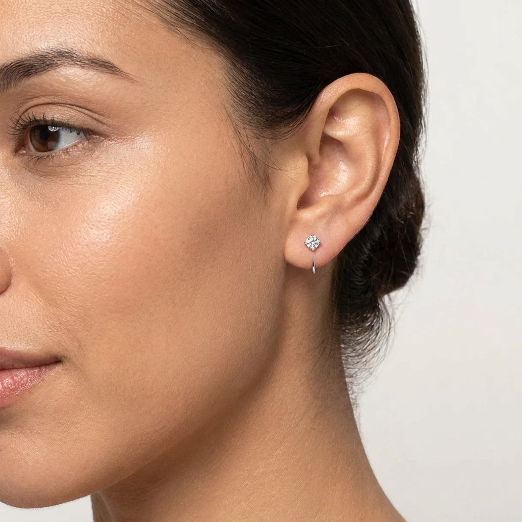 Brinco Ponto Luminoso Moissanite Banhado a Ouro 18k
